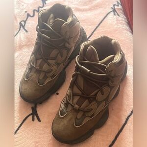 Yeezy desert boots Size 7.5 worn once